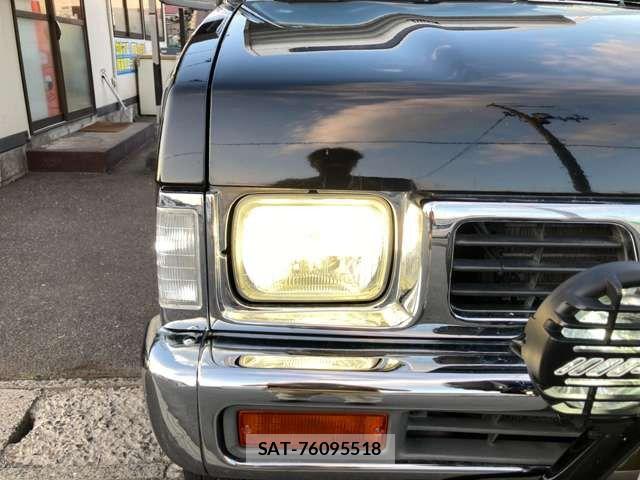 Nissan DATSUN PICKUP 1996-12 8098804-10