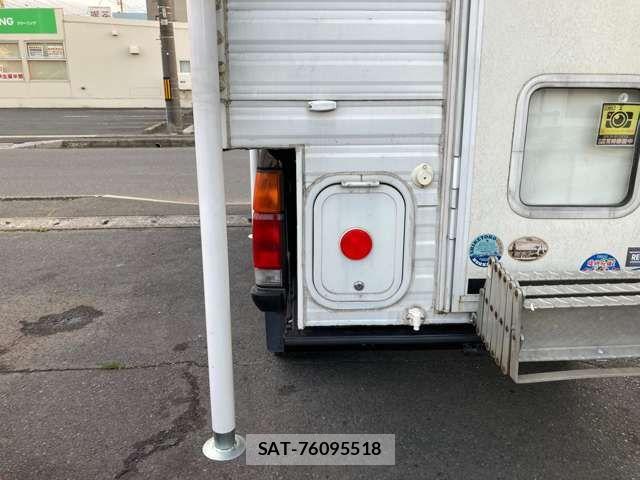 Nissan DATSUN PICKUP 1996-12 8098804-18