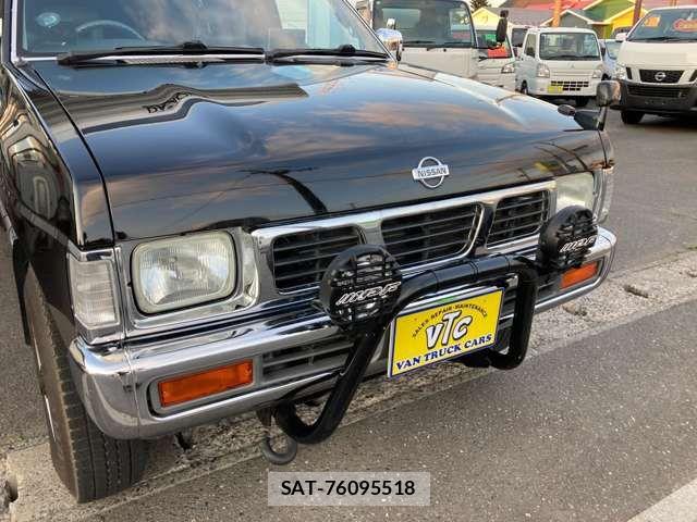 Nissan DATSUN PICKUP 1996-12 8098804-3