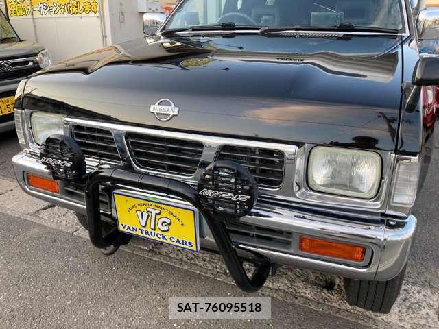 Nissan DATSUN PICKUP 1996-12 8098804-4