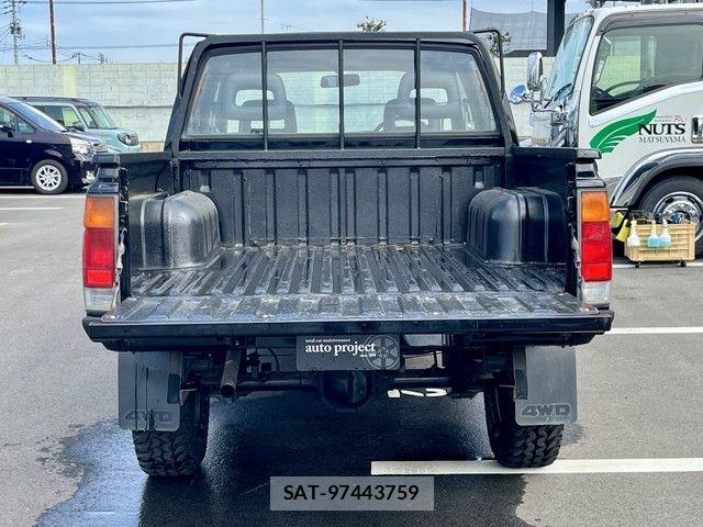 Nissan DATSUN PICKUP 1994-02 8335526-11