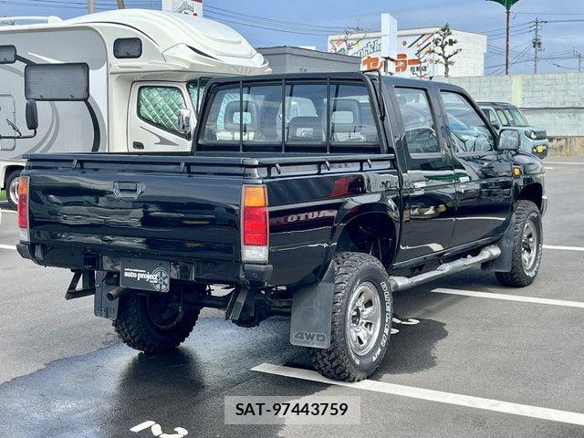 Nissan DATSUN PICKUP 1994-02 8335526-13