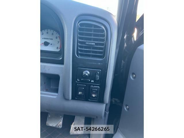 Nissan DATSUN PICKUP 1997-09 8879398-20