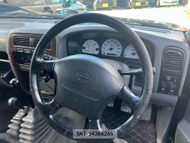 Nissan DATSUN PICKUP 1997-09 8879398-21