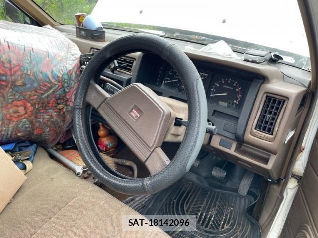 Nissan DATSUN TRUCK 1990-03 7784177-4
