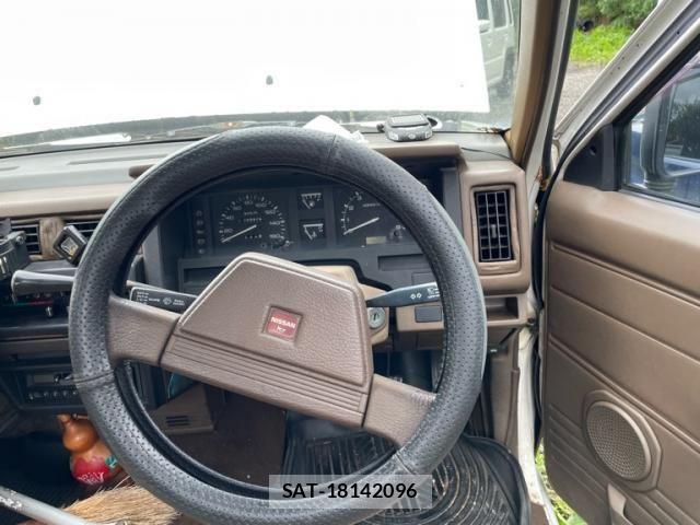 Nissan DATSUN TRUCK 1990-03 7784177-5