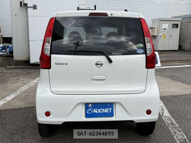 Nissan DAYZ 2015-12 6496701-5