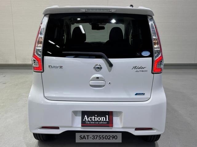 Nissan DAYZ 2016-10 6671089-4