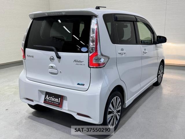 Nissan DAYZ 2016-10 6671089-5