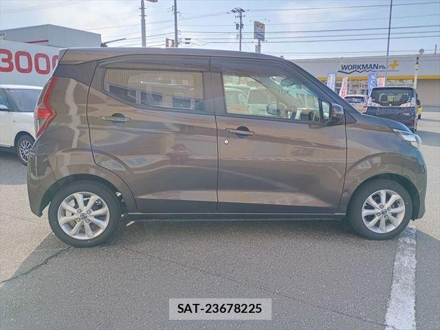 Nissan DAYZ 2021-08 6690984-3