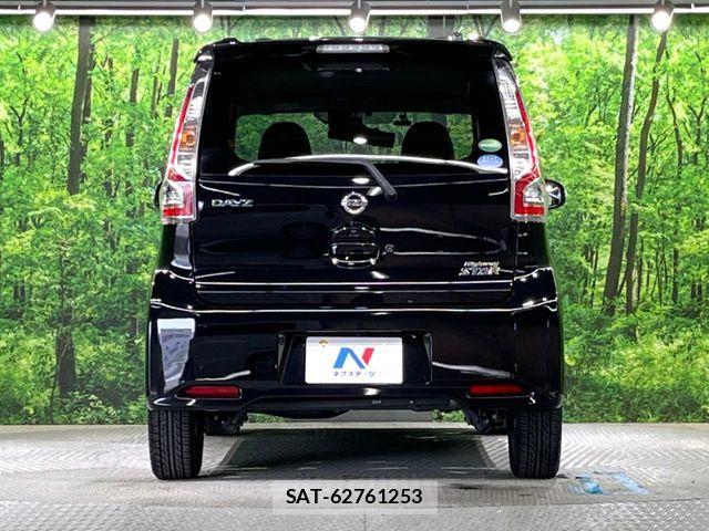 Nissan DAYZ 2018-01 6716005-14