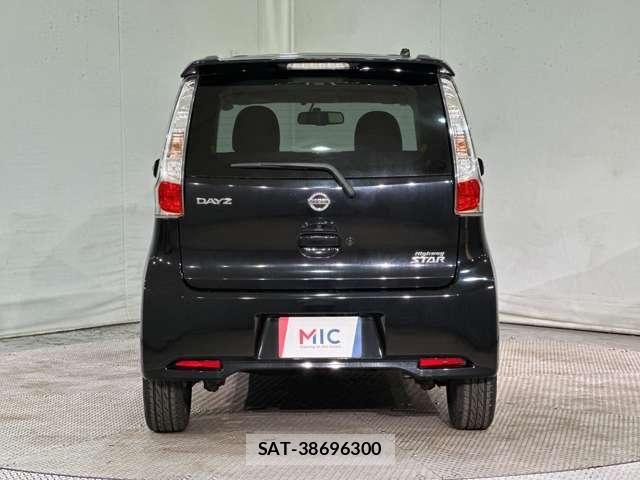 Nissan DAYZ 2014-01 6716008-5