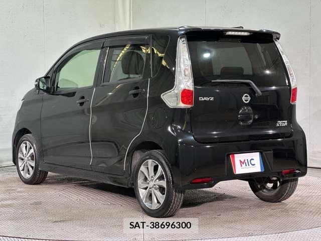 Nissan DAYZ 2014-01 6716008-6