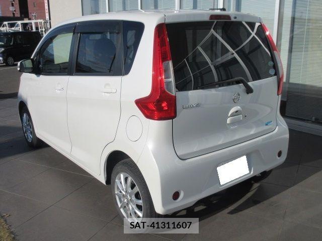 Nissan DAYZ 2017-01 6751263-4