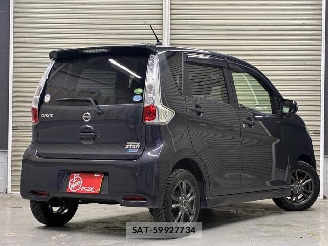 Nissan DAYZ 2013-06 6751271-9