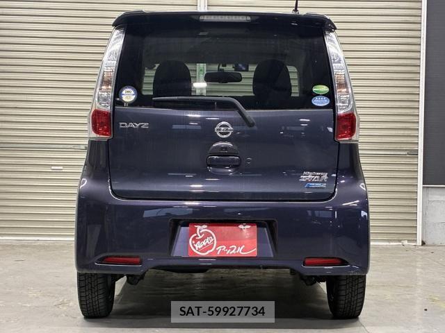 Nissan DAYZ 2013-06 6751271-11