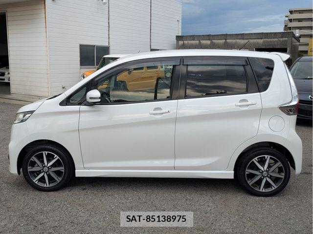 Nissan DAYZ 2015-06 6904148-18