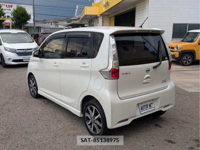 Nissan DAYZ 2015-06 6904148-19