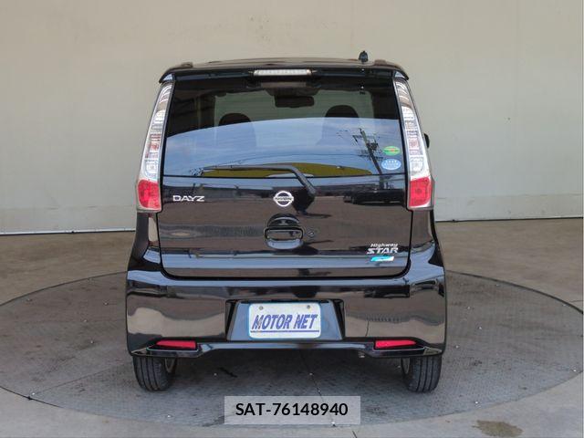 Nissan DAYZ 2015-01 6904155-17