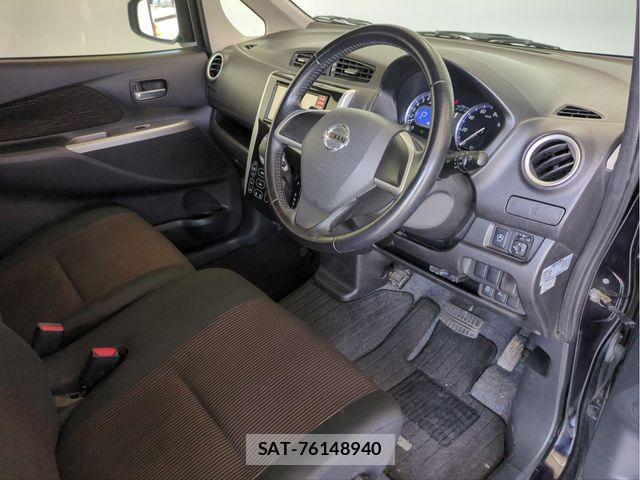 Nissan DAYZ 2015-01 6904155-24