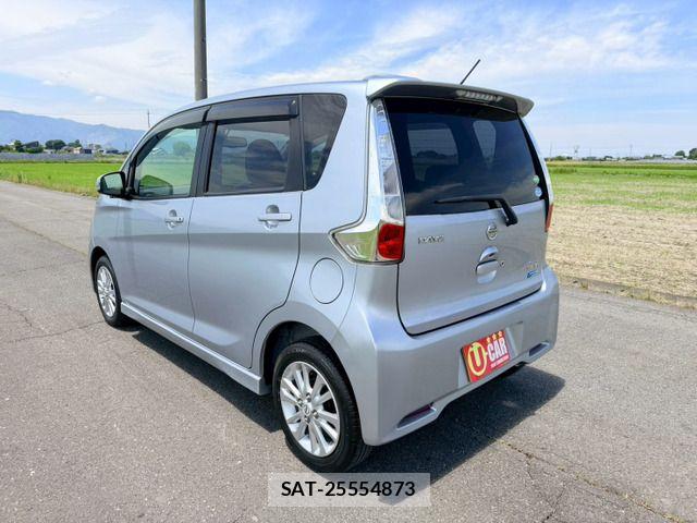 Nissan DAYZ 2015-03 7020330-6