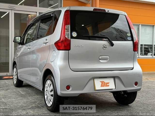 Nissan DAYZ 2017-02 7020333-12
