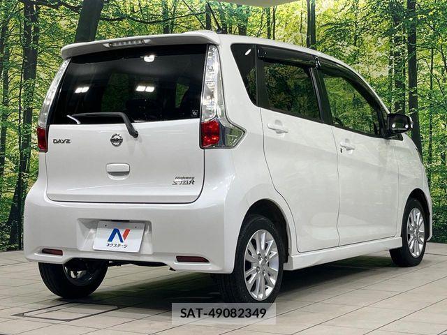 Nissan DAYZ 2013-06 7058210-17