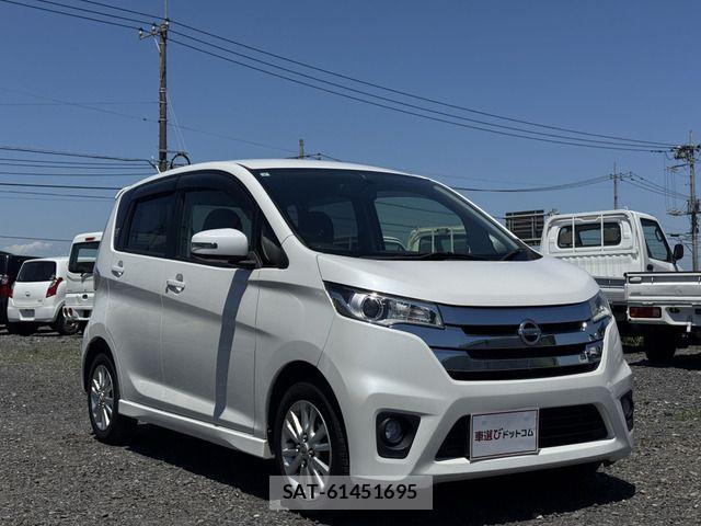Nissan DAYZ 2013-07 7217152-1