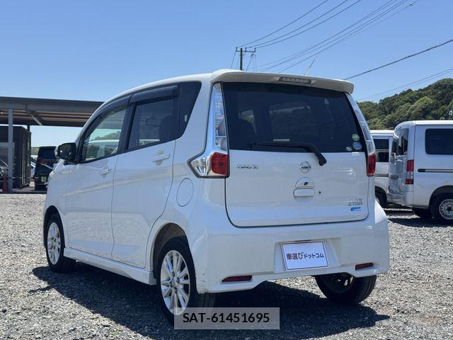 Nissan DAYZ 2013-07 7217152-5