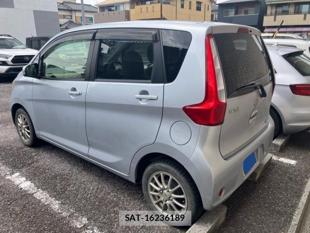 Nissan DAYZ 2013-10 7217163-1