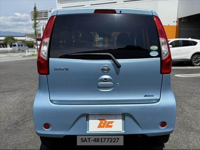 Nissan DAYZ 2016-02 7217202-13