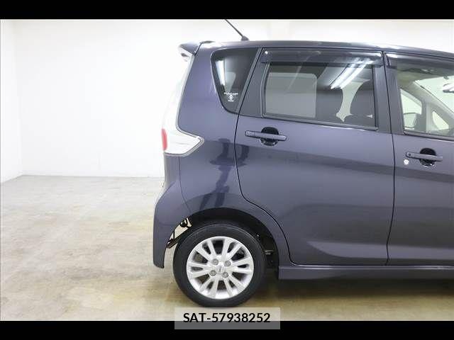 Nissan DAYZ 2014-01 7217167-17