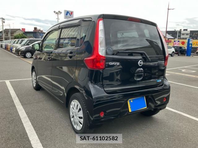 Nissan DAYZ 2013-07 7217157-1