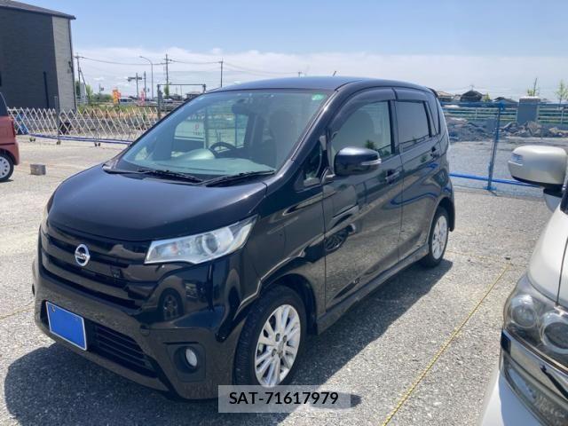 Nissan DAYZ 2013-07 7217159-2