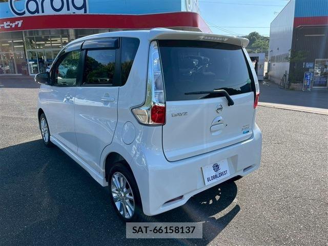 Nissan DAYZ 2014-02 7217169-9