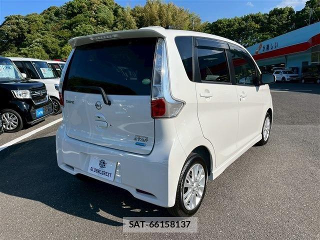 Nissan DAYZ 2014-02 7217169-11