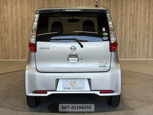 Nissan DAYZ 2013-08 7217162-17