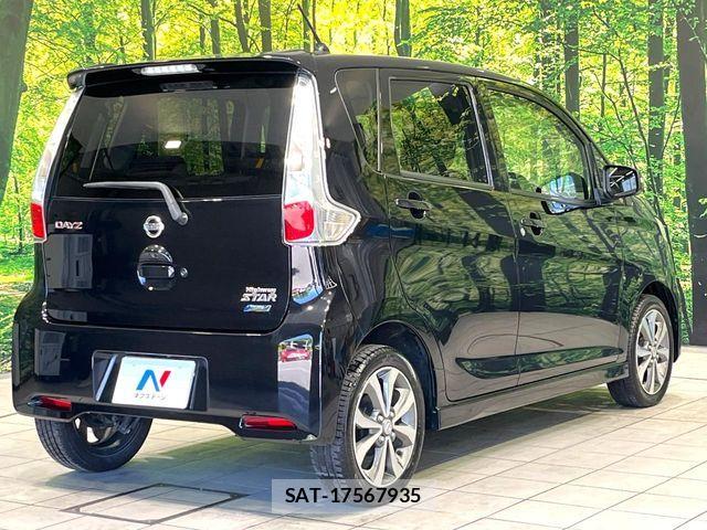 Nissan DAYZ 2015-08 7326626-16