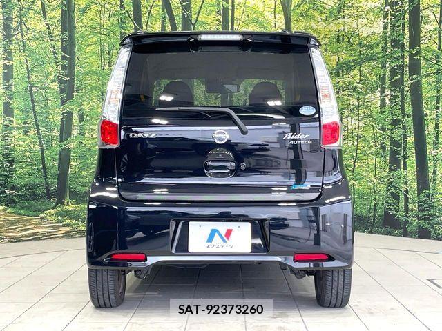 Nissan DAYZ 2015-05 7326616-14