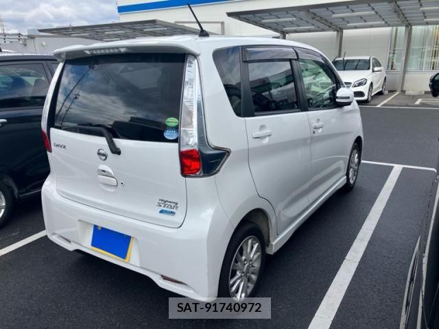 Nissan DAYZ 2013-12 7357511-4