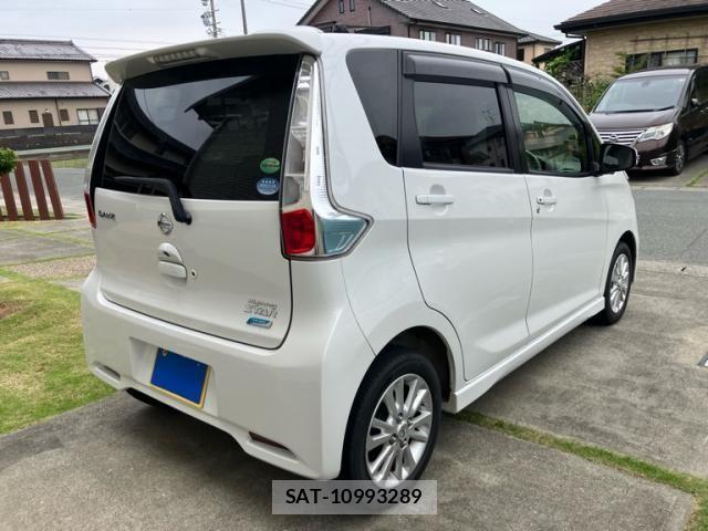 Nissan DAYZ 2013-12 7357509-2