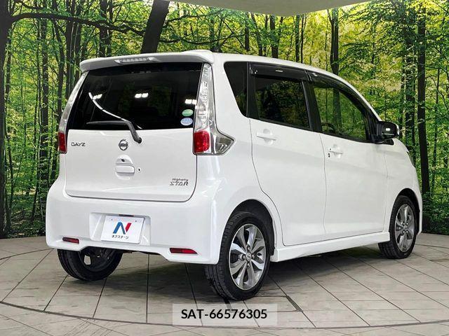 Nissan DAYZ 2014-05 7357499-17