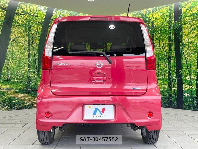 Nissan DAYZ 2013-11 7391875-14