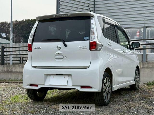 Nissan DAYZ 2013-09 7391868-4