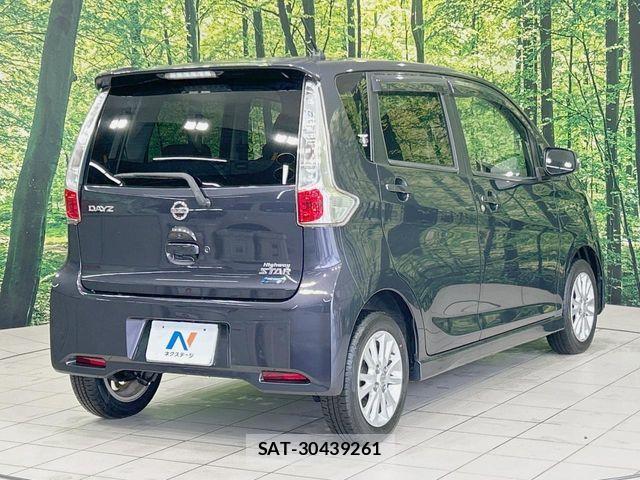 Nissan DAYZ 2014-01 7391864-16