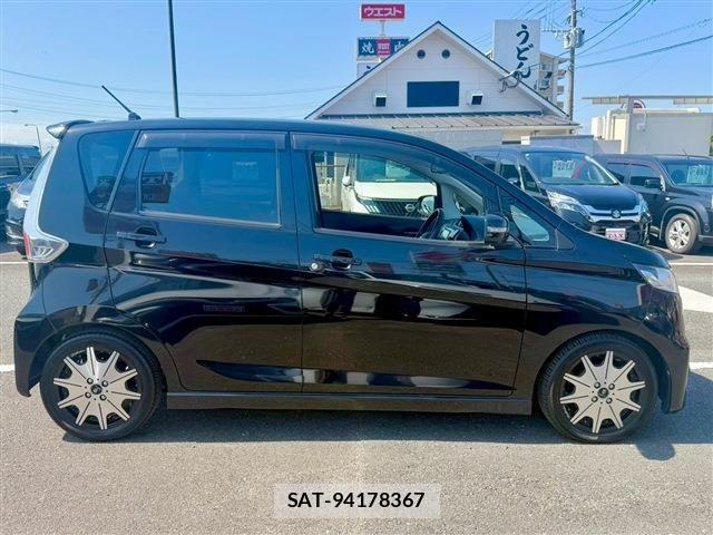 Nissan DAYZ 2013-08 7453894-24