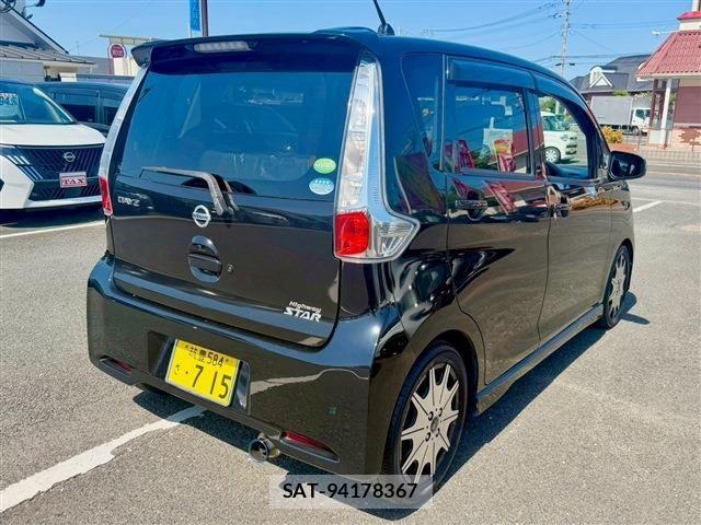 Nissan DAYZ 2013-08 7453894-2