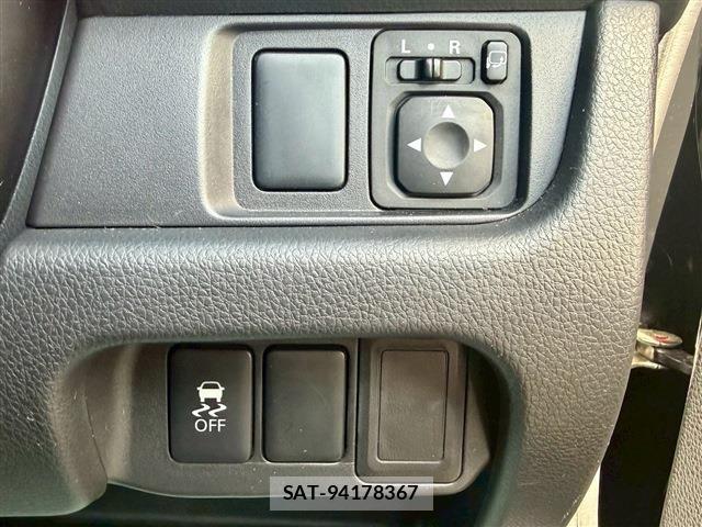 Nissan DAYZ 2013-08 7453894-7