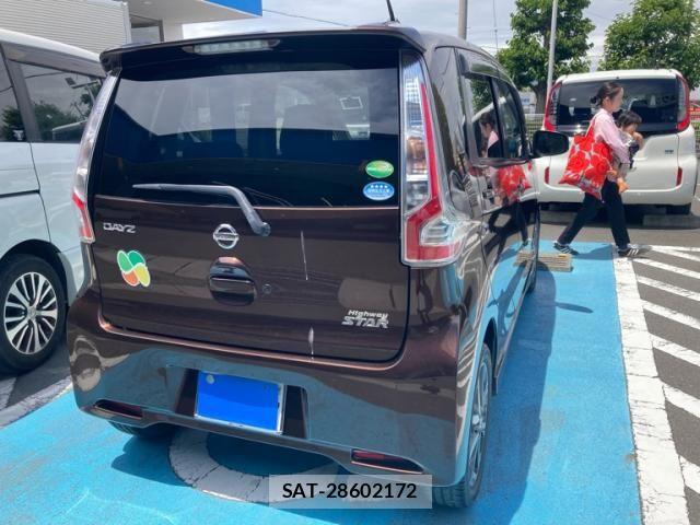 Nissan DAYZ 2015-10 7453903-2