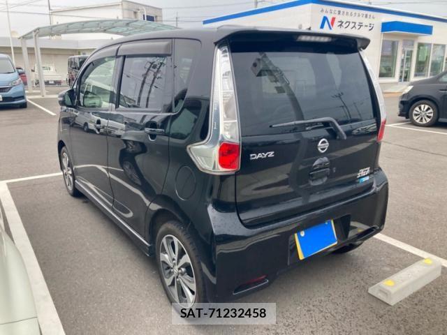 Nissan DAYZ 2013-07 7616127-1